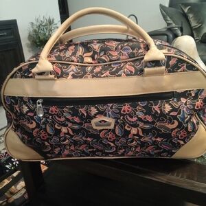 Gloria Vanderbilt Rolling Duffel Bag